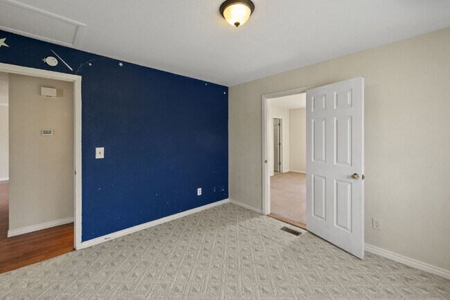 Building Photo - 4319 Millburn S