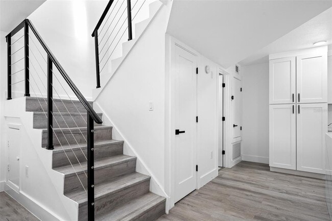 Building Photo - 613 Olympic Dr