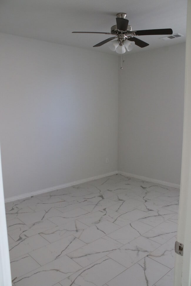 Building Photo - 6814 Colony Rd