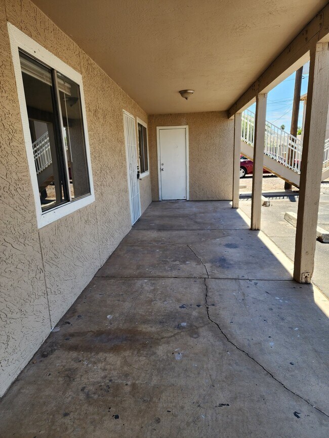 Building Photo - 143 S Doran