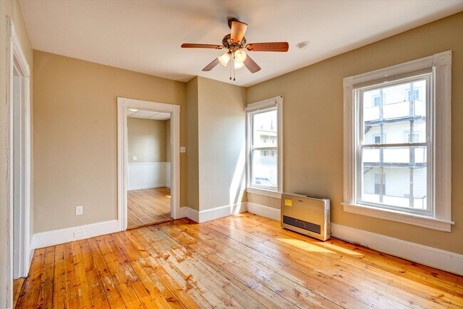 Building Photo - 475 Rimmon St