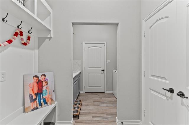 Building Photo - 204 Aero Vis Dr