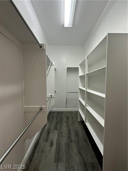 Building Photo - 2321 Martinique Ave