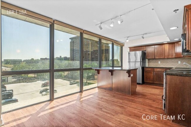 Building Photo - 600 Admiral Blvd
