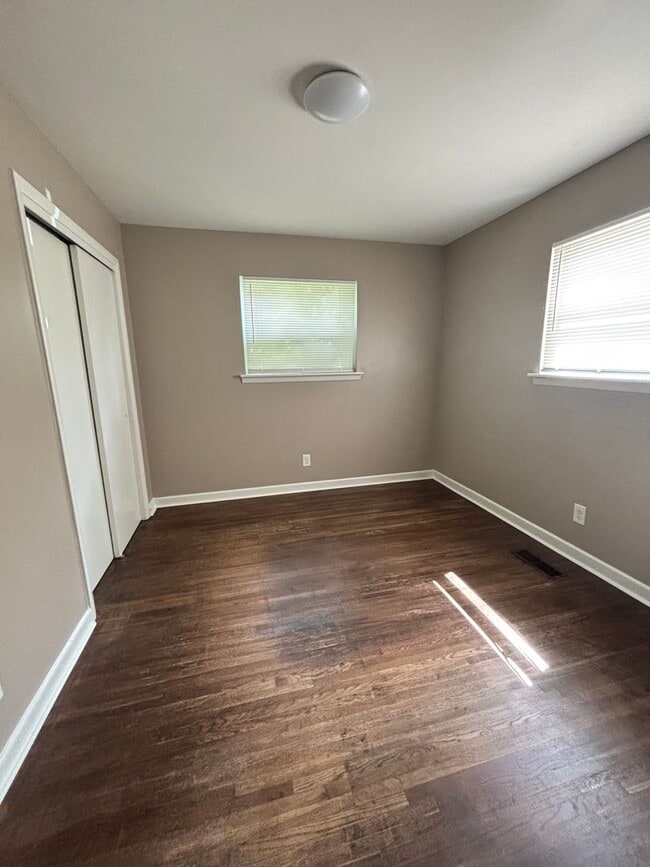 Building Photo - 7406 Twin Oaks Rd