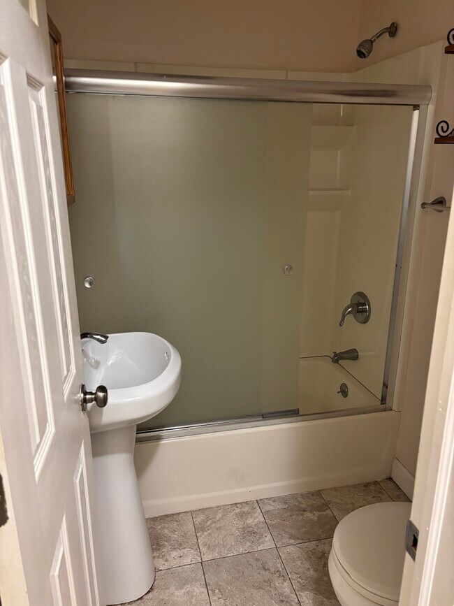Bathroom - 41 Lincoln Ave