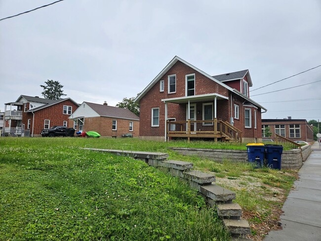 Building Photo - Charming 4BR/2.5BA Home in Historic Washington, MO - Walk to the Riverfront!