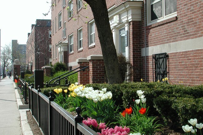 Primary Photo - Putnam Gardens