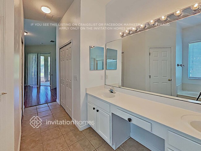 Building Photo - 945 Pickfair Terrace