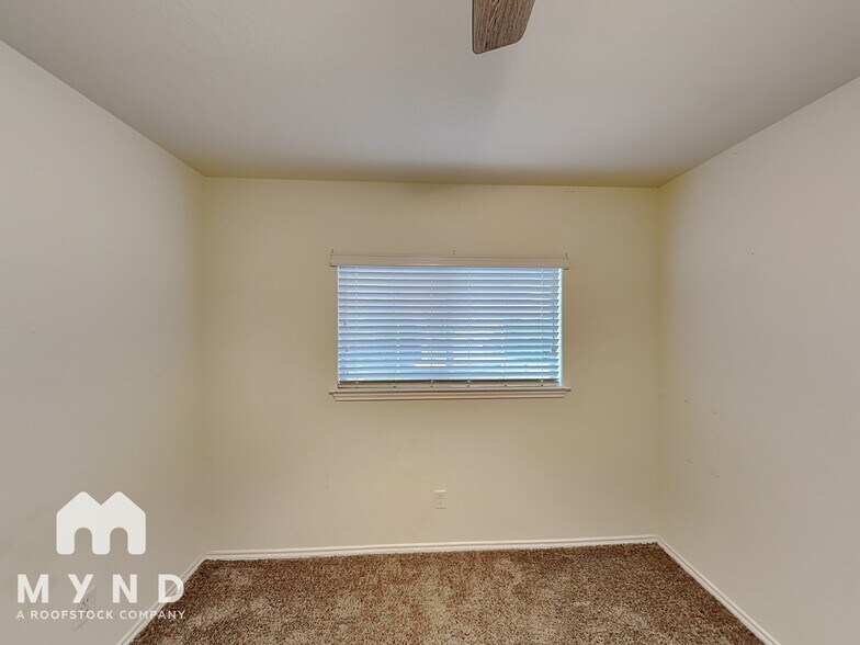 Building Photo - 9203 Silver Vista