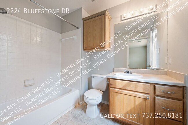 Building Photo - 2224 Bluffstone Dr
