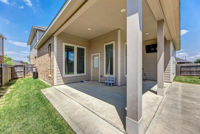 Building Photo - 15215 Holloway Hls Trl