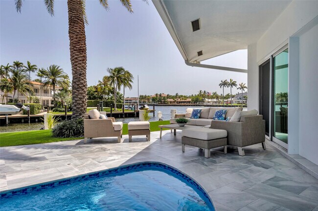 Building Photo - 3108 NE 42nd Ct