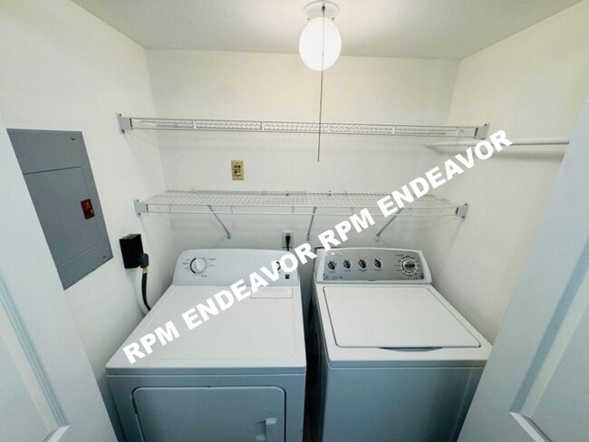 Building Photo - “Ballwin Beauty! Updated 2BR Condo with Bi...