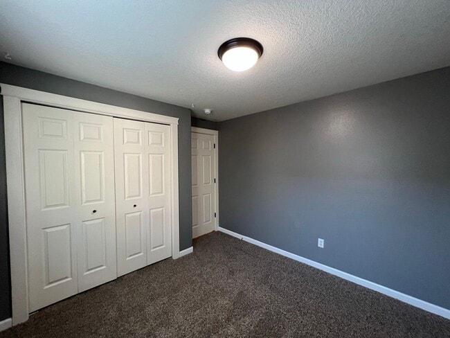 Building Photo - Well Sought-Out Junction City Three Bedroom