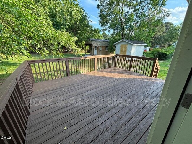 Building Photo - 170 Devin Dr