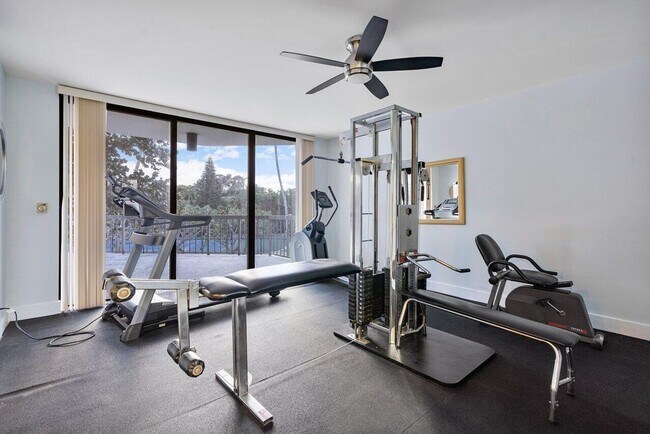 Building Photo - 2401 N Ocean Blvd