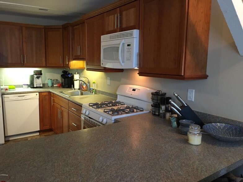 Building Photo - 940 Water St