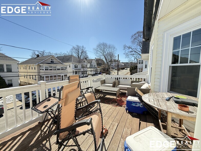 Building Photo - 60 Burton St