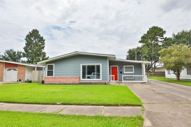 Primary Photo - 3218 Cedarcrest Dr