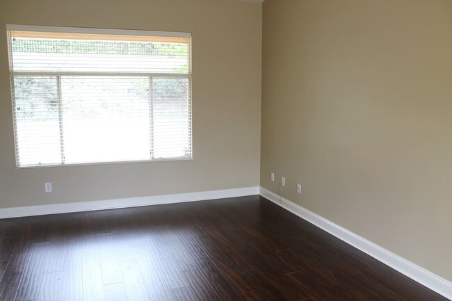 Building Photo - Available May 1st - 2 bedroom unit in Foot...