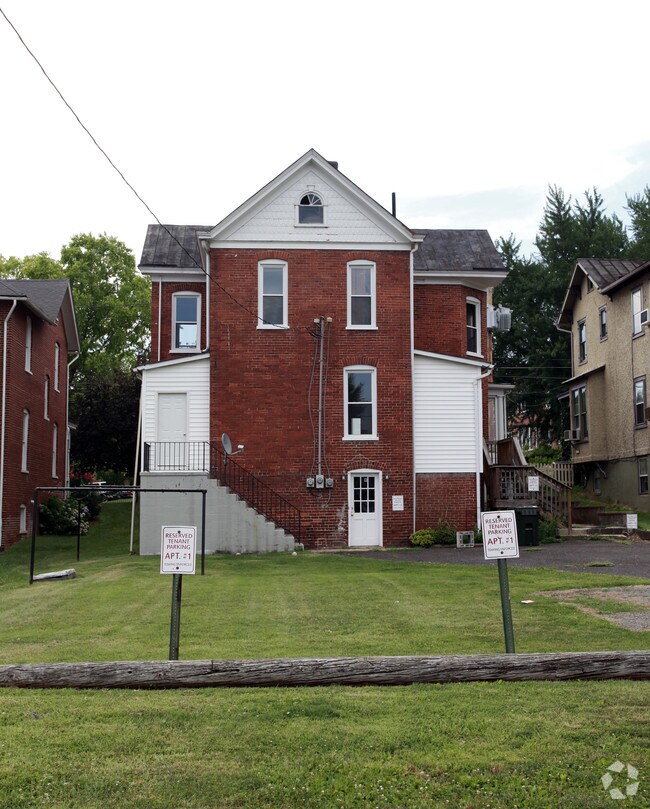 210 N East St 210 N East St Culpeper VA 22701 Apartment Finder