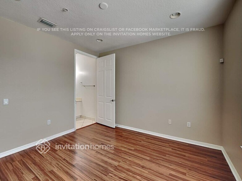 Building Photo - 1382 Vía De Pepi