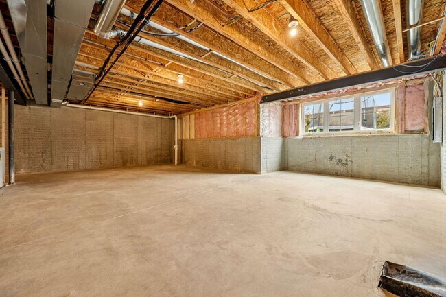 Building Photo - 2945 N 186th St