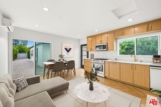 Building Photo - 6327 Babcock Ave