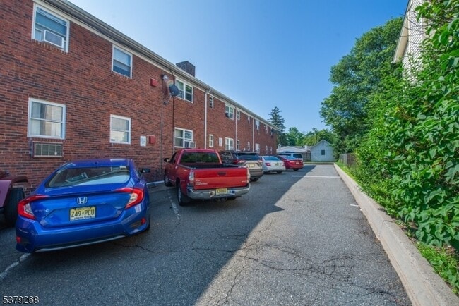 Building Photo - 101 N Beverwyck Rd