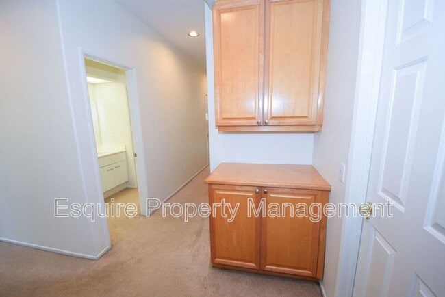 Building Photo - 1821 La Quinta Ln