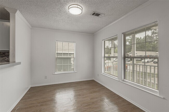 Building Photo - 145 Varsity Drive