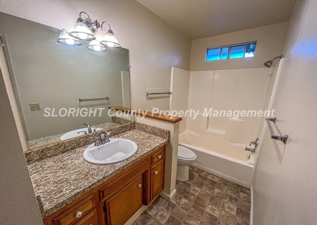 Building Photo - AVAILABLE MARCH - Two Bedroom Home Close to Templeton Park