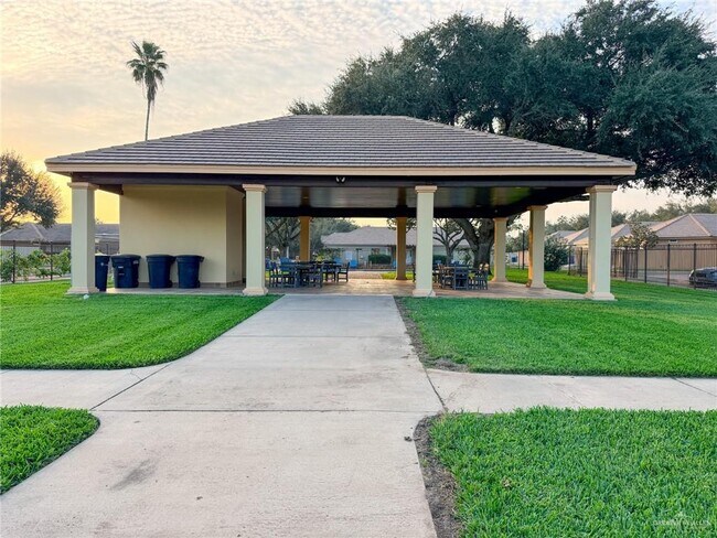 Building Photo - 29 E Uphall Ave