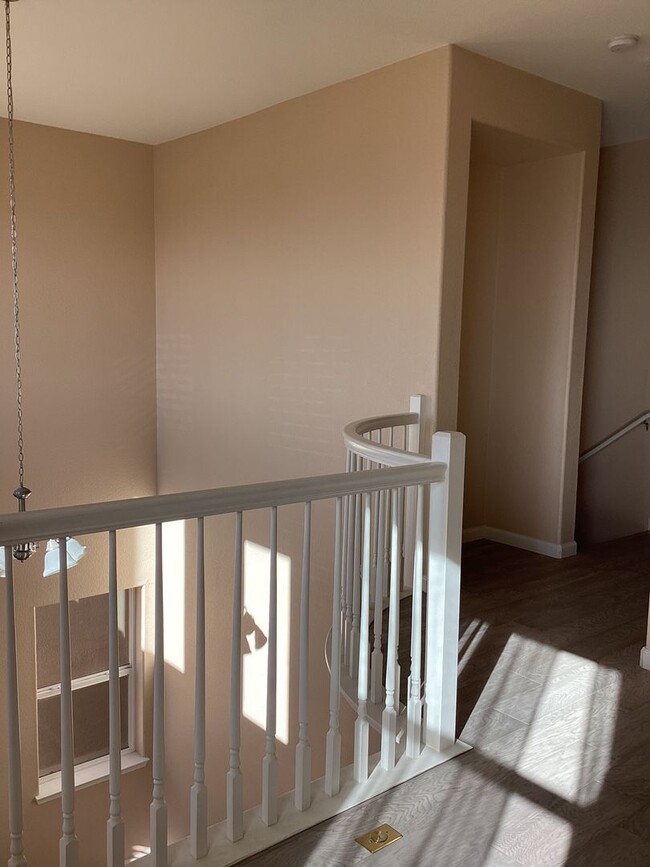 Building Photo - MOVE IN SPECIAL - 1/2 OFF THE 1ST MONTH RE...