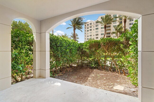 Building Photo - 3606 S Ocean Blvd