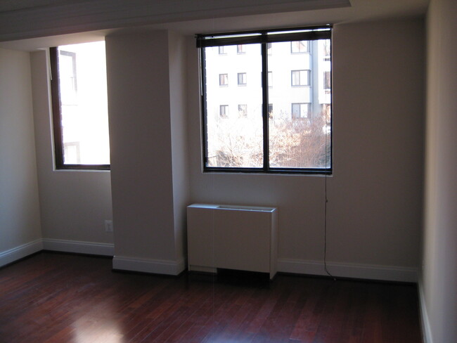 Master bedroom - 1245 13th St NW