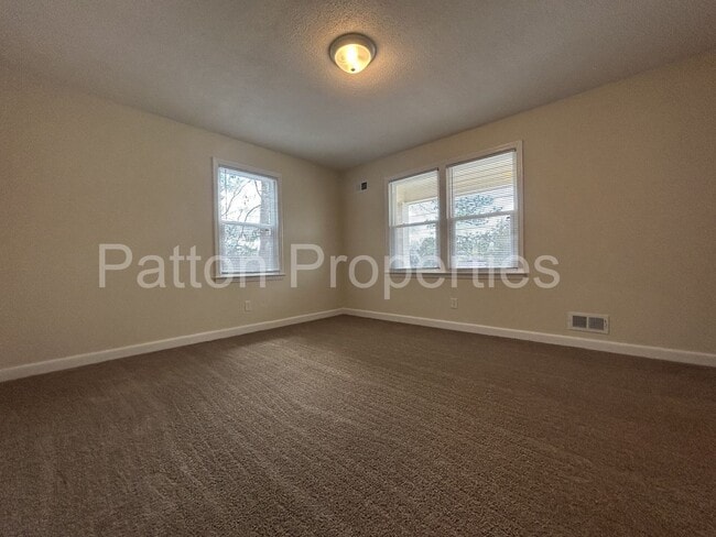 Building Photo - 7034 Fairmont Rd