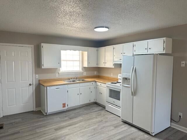 Building Photo - 1752 31st St NE