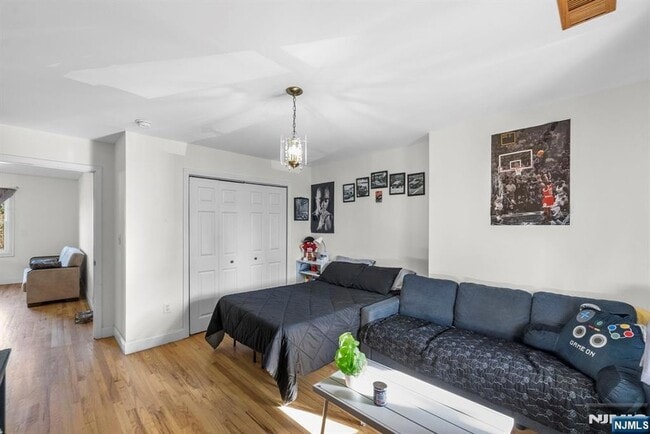 Building Photo - 360 Gorge Rd