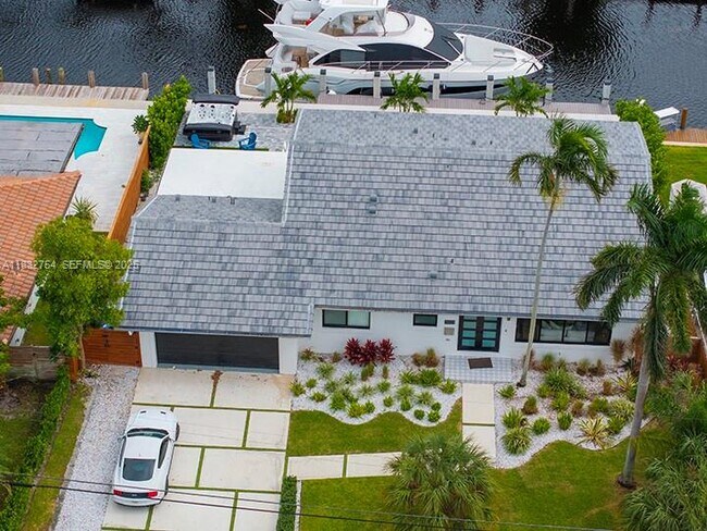 Building Photo - 1240 NE 27th Terrace