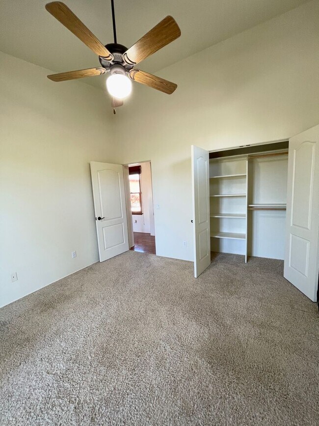 Building Photo - Gorgeous Wine Country 3 Bedroom 2 Bath Sin...