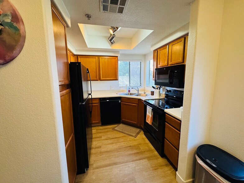 Building Photo - 7008 E Gold Dust Ave