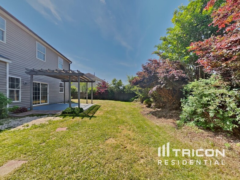 Building Photo - 1104 Braemar Highland Dr