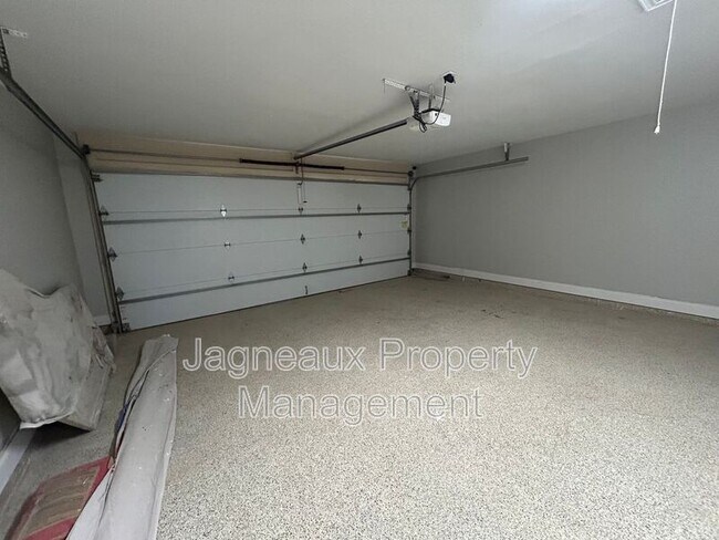 Building Photo - 416 Rue Canard