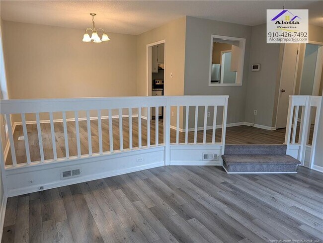 Building Photo - 482 Corning Pl