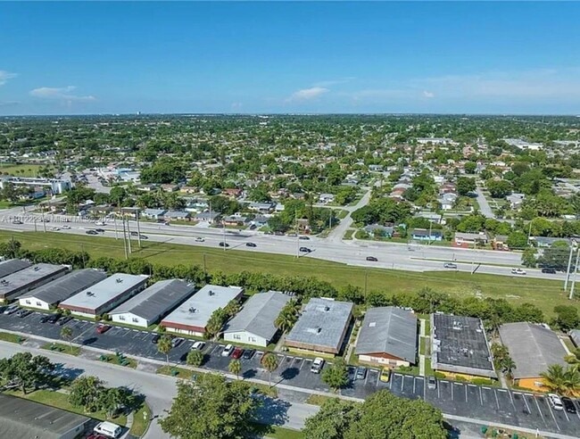 Building Photo - 581 Kathy Ln