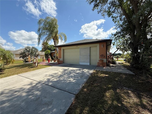 Building Photo - 3900 Oak Pointe Blvd
