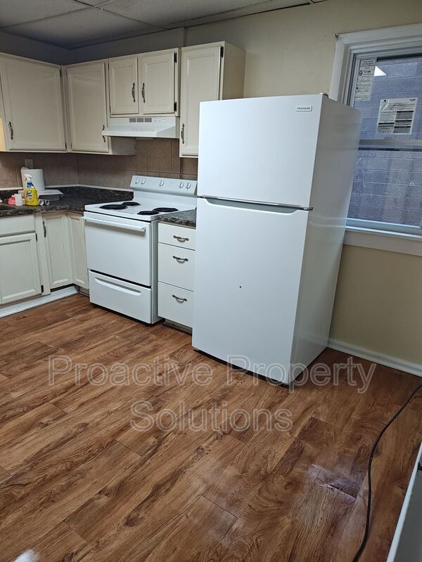 Building Photo - 850-850 Capouse Ave