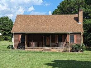 Building Photo - 922 Cool Springs Rd